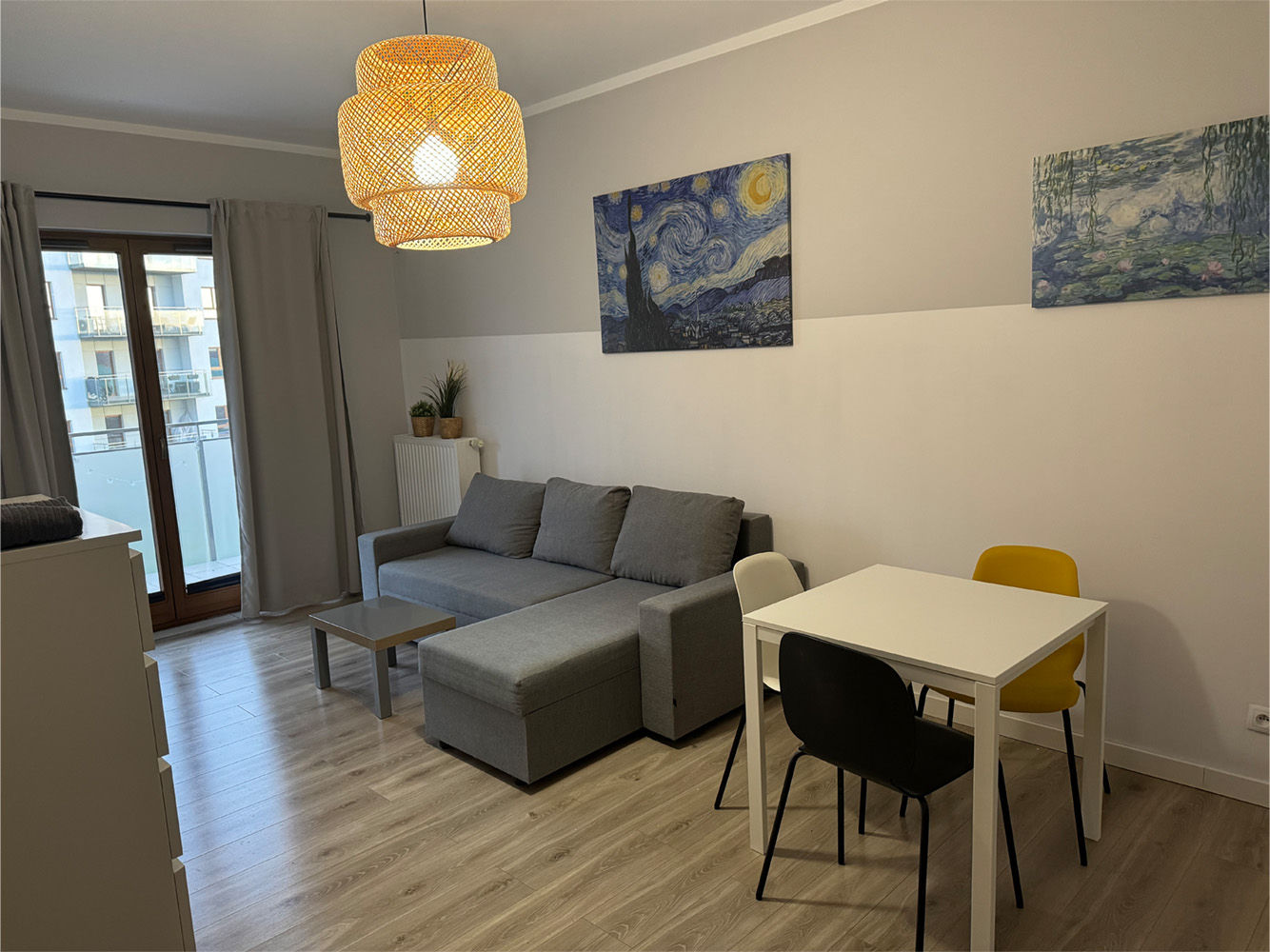 Apartament typu Deluxe z 2 sypialniami i balkonem